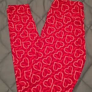 LuLaRoe OS Valentine’s Day Leggings